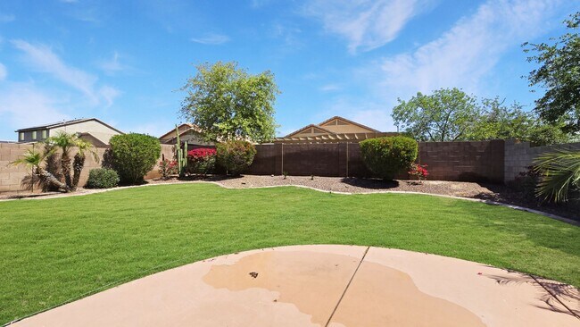 Building Photo - Beautifully updated home in Las Brisas Community of Goodyear!