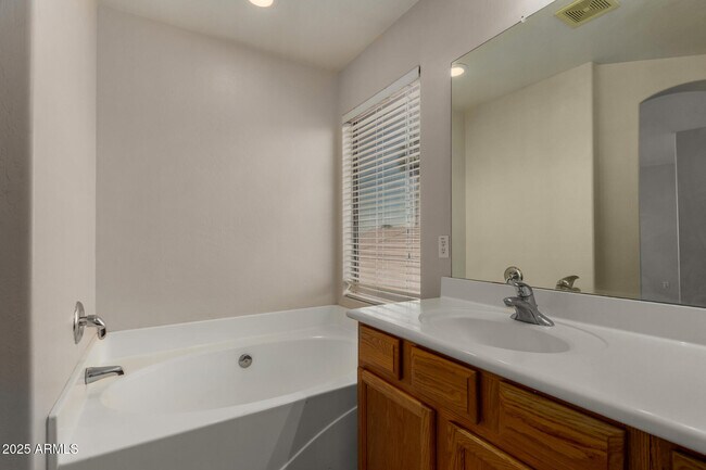 Building Photo - 12682 W Hollyhock Dr