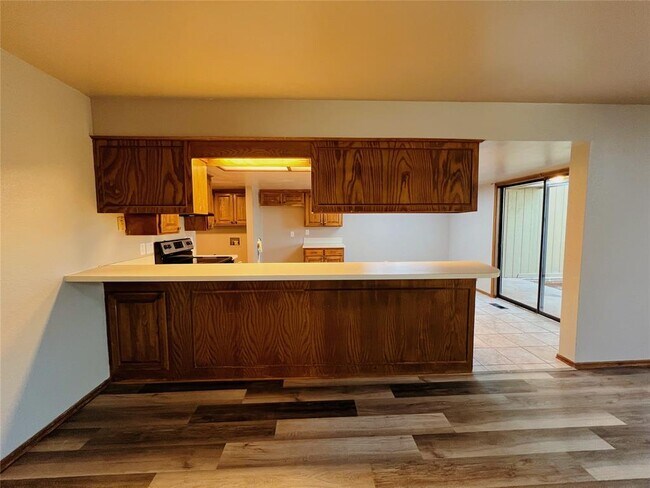Building Photo - 213 Woodbridge Cir