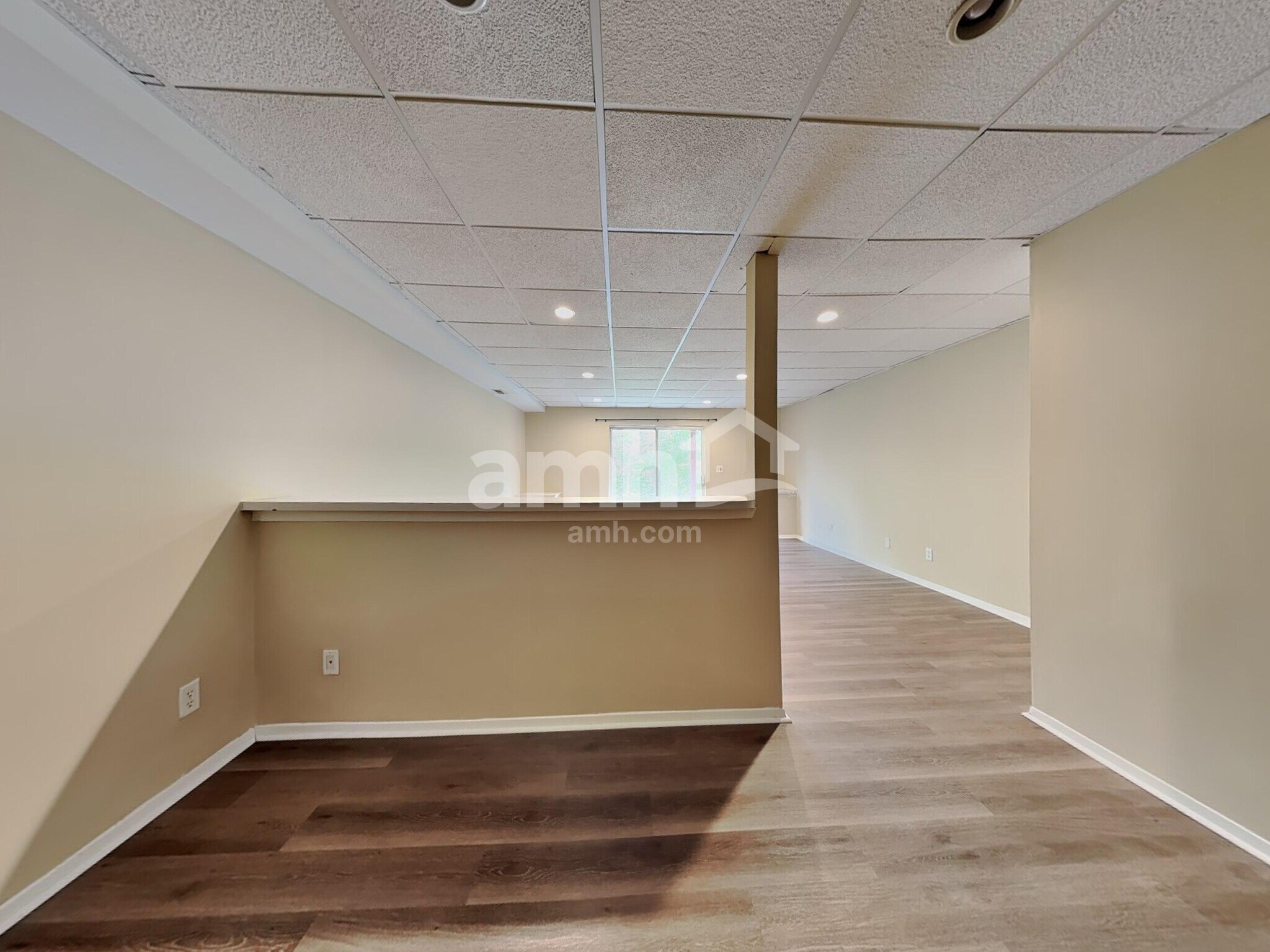Building Photo - 1418 Grandview Ct