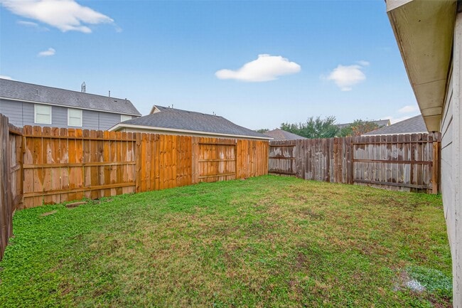 Building Photo - 16827 Libson Falls Dr