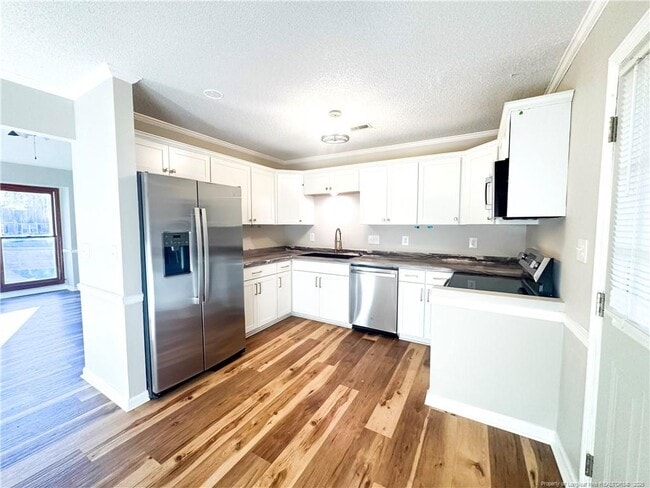 Building Photo - 527 Coronation Dr