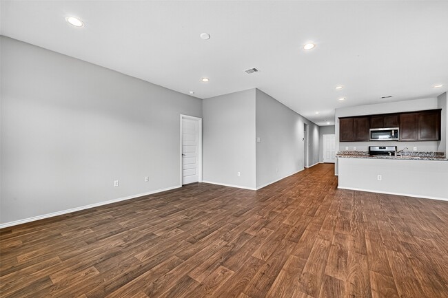 Building Photo - 1610 Bear Spring Dr