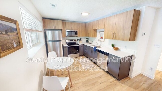 Building Photo - 1538 N Moon River Dr