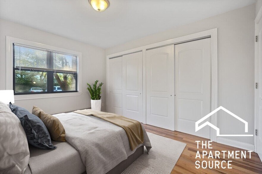 Building Photo - 696 Elm Pl