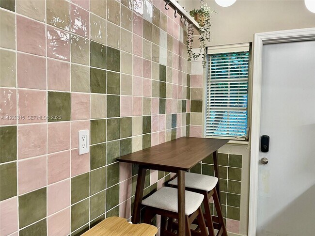 Building Photo - 1571 Pennsylvania Ave