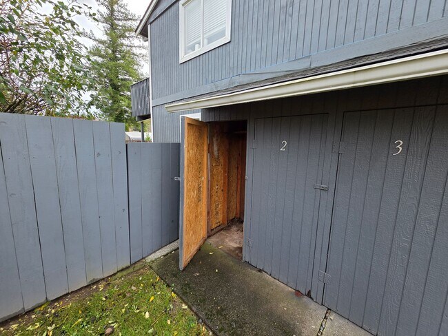 Building Photo - Newly Remodeled Two Bed One Bath Unit in the Heart of Sultan