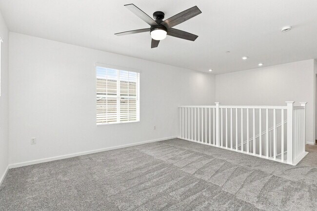 Building Photo - 516 Silver Cloud Ct