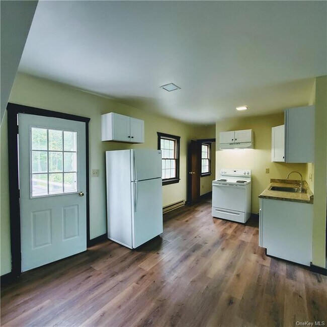 Building Photo - 32 Bircher Ave