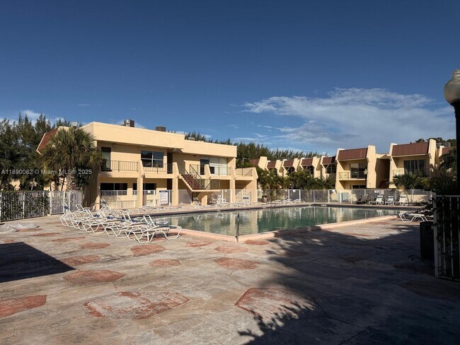 Building Photo - 13890 SW 90th Ave
