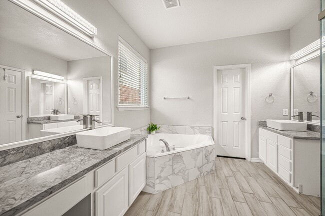 Building Photo - 21018 Oakley Hill Ct