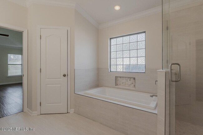 Building Photo - 12080 Scarsdale Dr