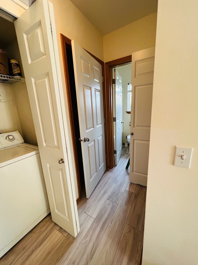 Building Photo - 757 N 102nd St