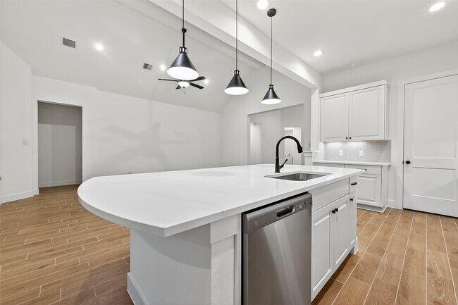 Building Photo - 2210 Cherry Brg Ln