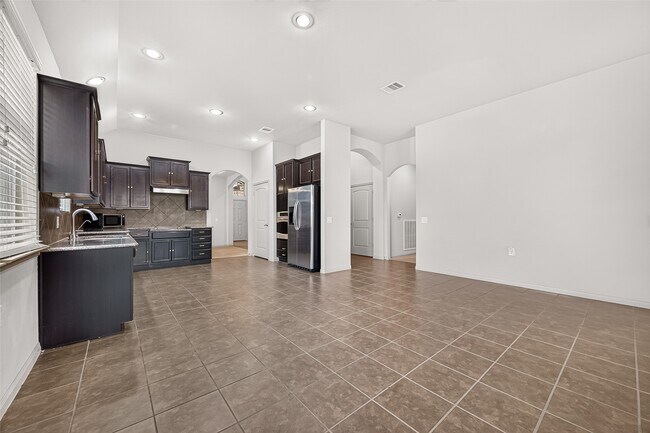 Building Photo - 24302 Bella Florence Dr