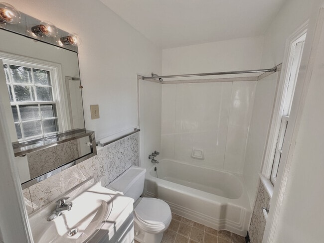 Interior Photo - Sedgefield