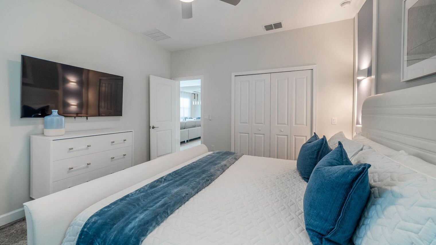 Building Photo - 610 Whistling Straits Blvd