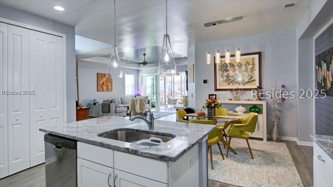 Building Photo - 231 Flip Flop Ct