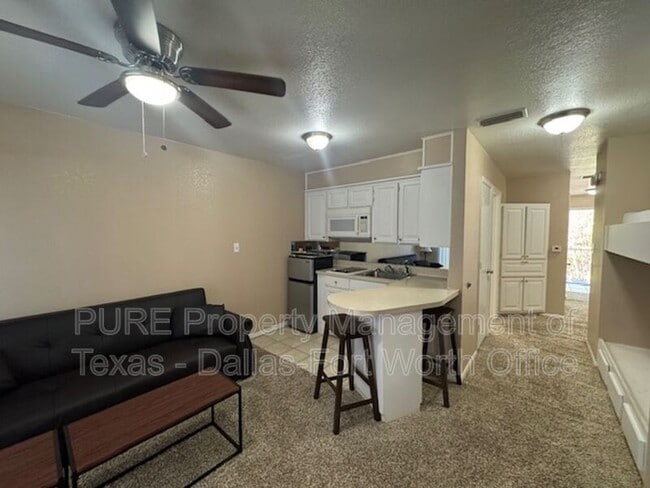 Building Photo - 6321 Kelly Dr