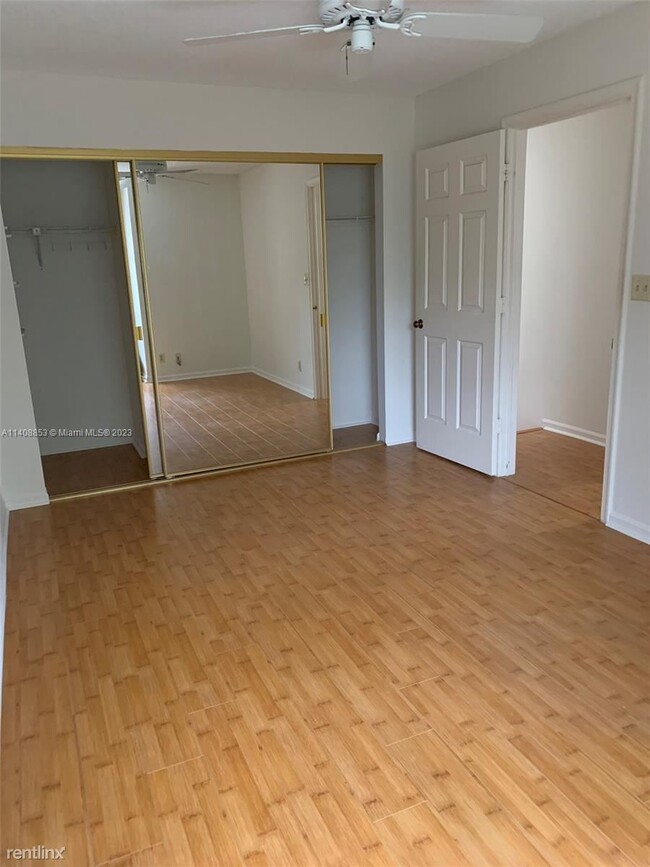 Building Photo - 3 br, 2 bath Condo - 538 NE 48th St # 538