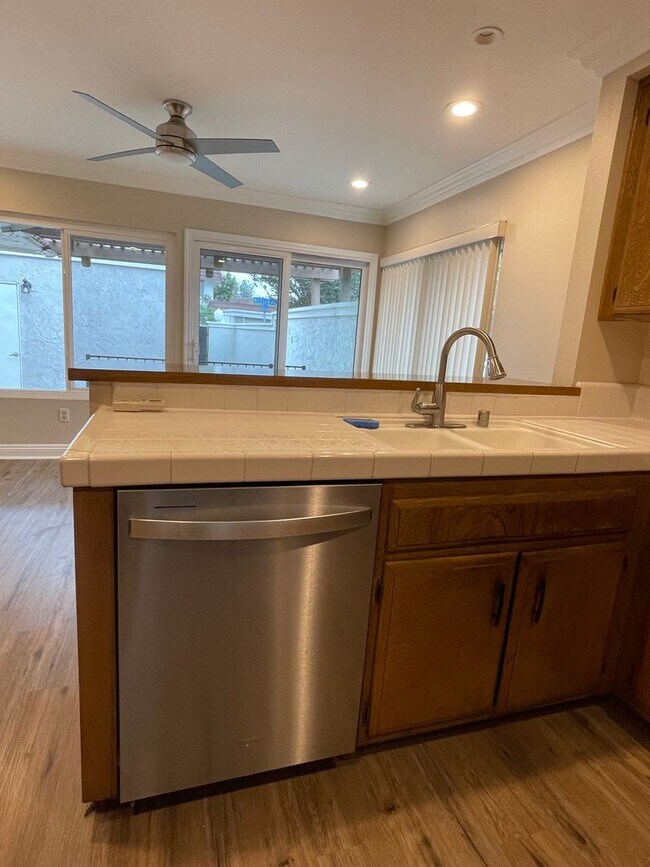 Building Photo - Beautiful Condo in Private Community