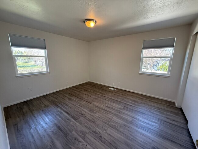 Building Photo - 451 N Montgomery St