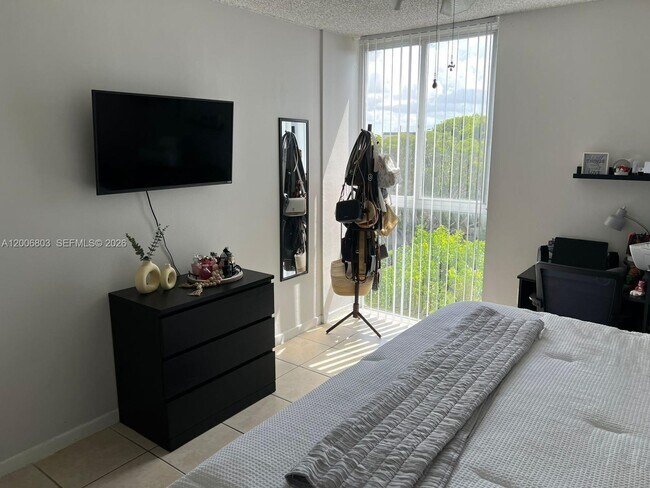 Building Photo - 7125 NW 186th St