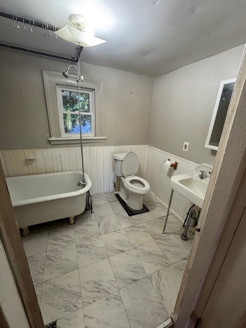 Building Photo - 46 Alexander St