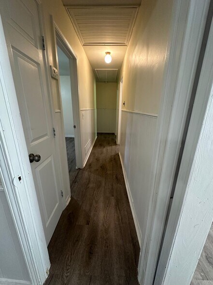 Building Photo - 5007 Spring Hill Dr