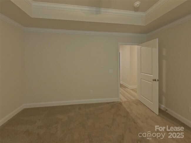 Building Photo - 137 Queenshall Rd