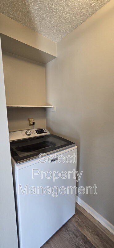 Building Photo - 3914 Maplecrest Rd