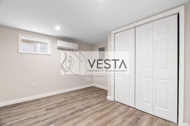 Building Photo - 2383 Dutch Cove Rd