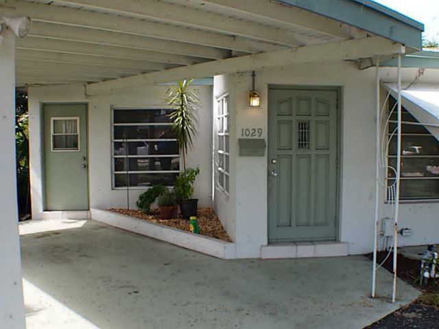 Building Photo - 1029 SE 14th St