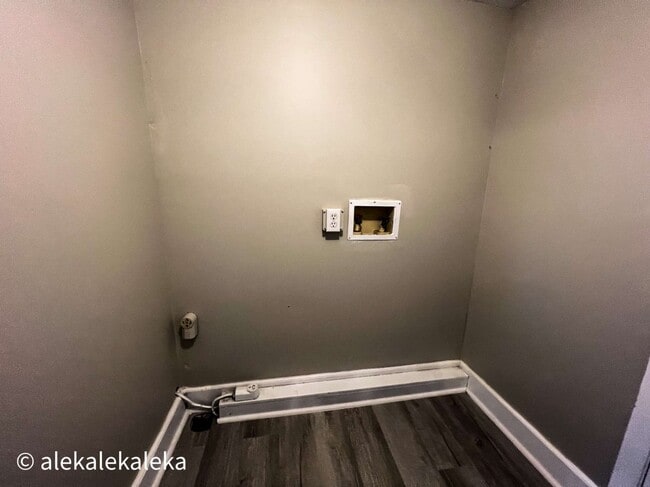 Building Photo - 715 Fisher Ferry St