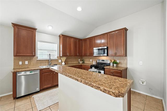 Building Photo - 9012 Heartwood Dr