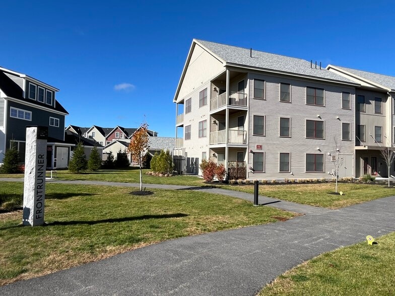 Building Photo - 28 Pacer Way