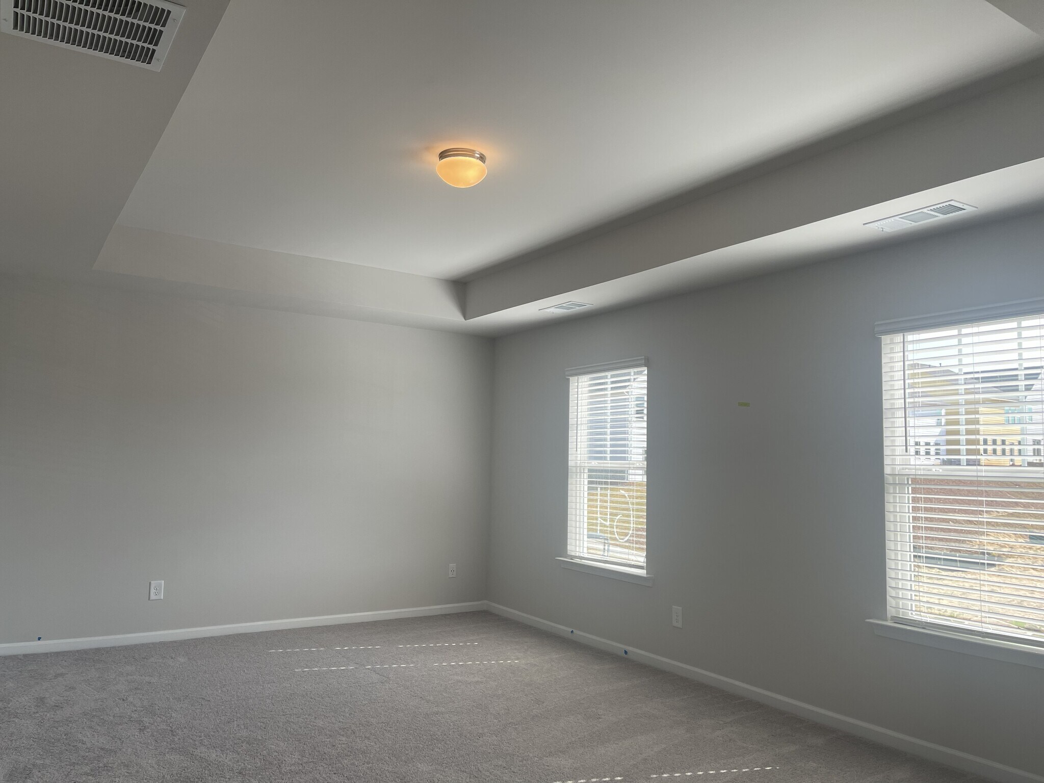 Building Photo - 9 Pineview Dr