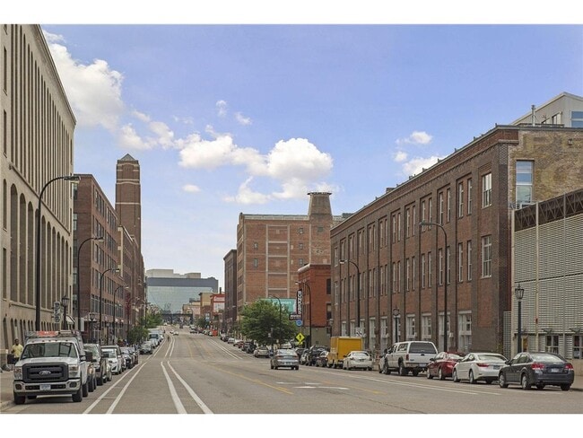 Building Photo - 404 N Washington Ave