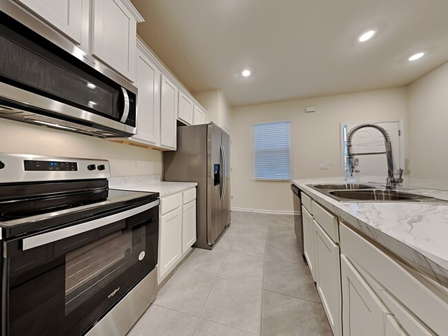 Building Photo - 519 Big Tree Wy