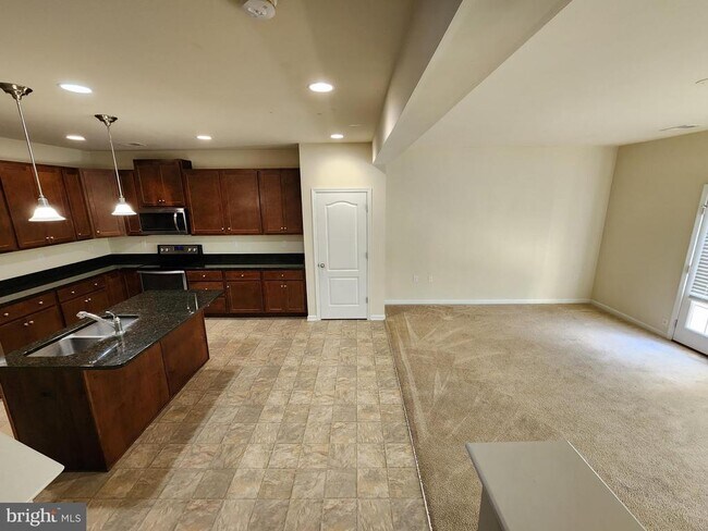 Building Photo - 104 Oflannery Ct