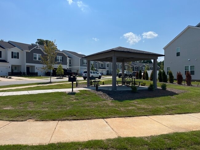 Building Photo - 1716 Braemar Vlg Dr