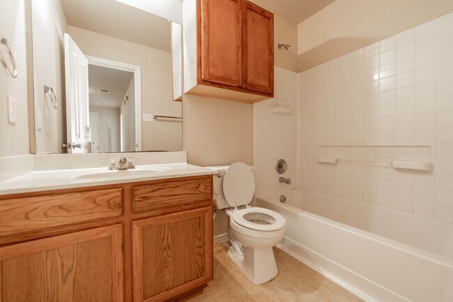 Building Photo - 4919 Celtic Cor