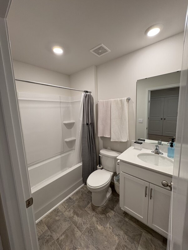 Building Photo - 44 Briar Forest Dr