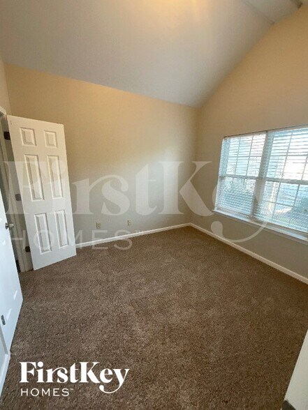 Building Photo - 2432 Wingfield Dr SW