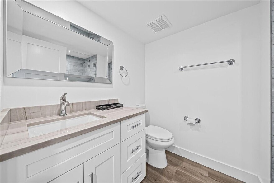 Building Photo - 1910 Gulf Shore Blvd N