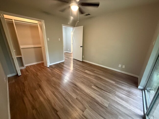 Building Photo - 2916 Bernice Dr