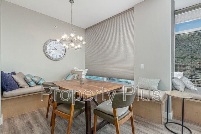 Building Photo - 140 E Rio Salado Pky