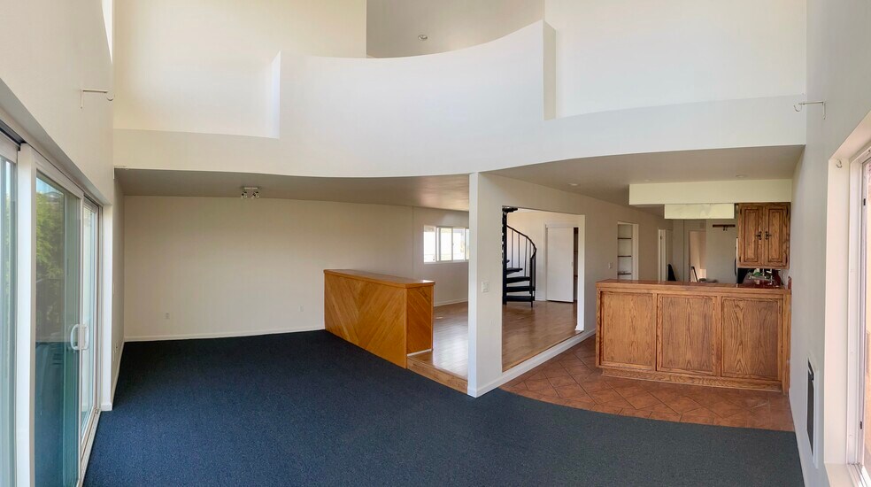 Building Photo - 6657 Vista Del Mar