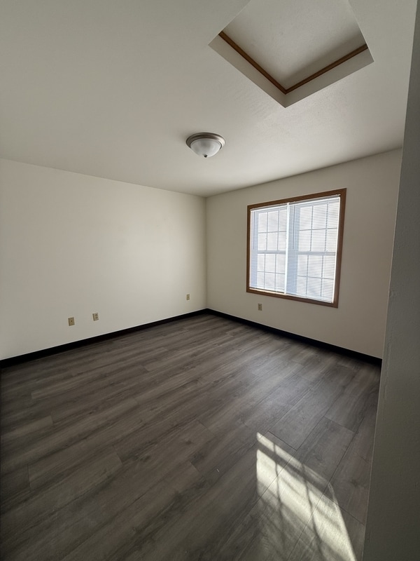 Building Photo - 2210 Valley Rd