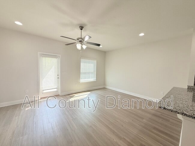 Building Photo - 7682 Shadow Lake Dr